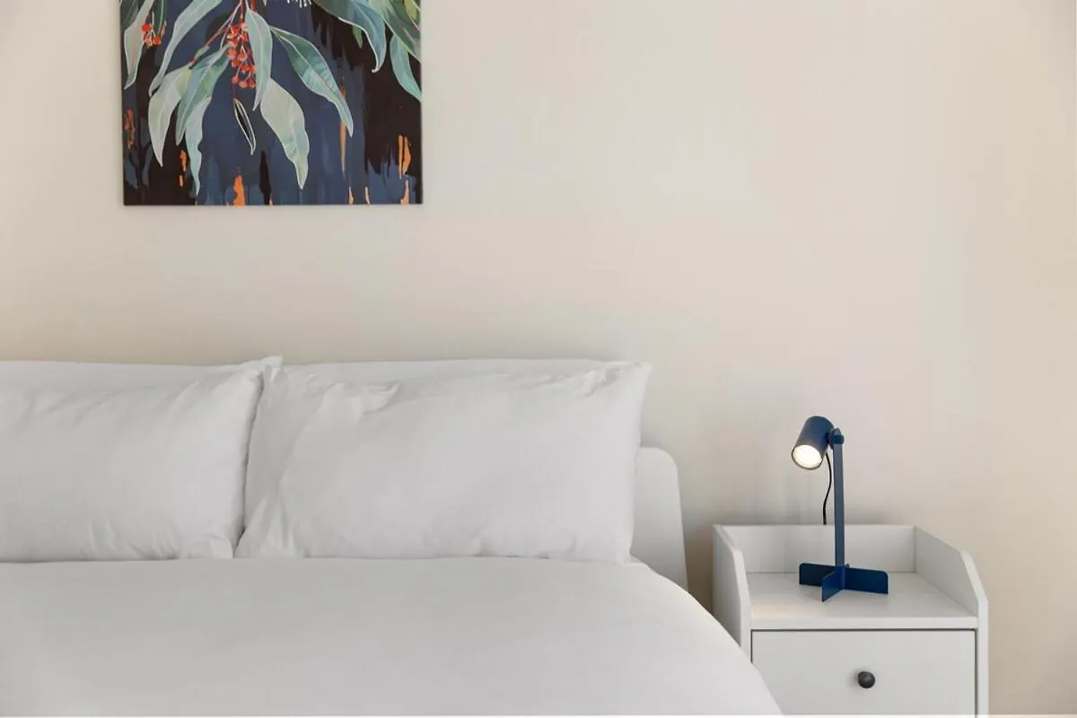 Haze On Gray Villa Adelaide Tatil Evi